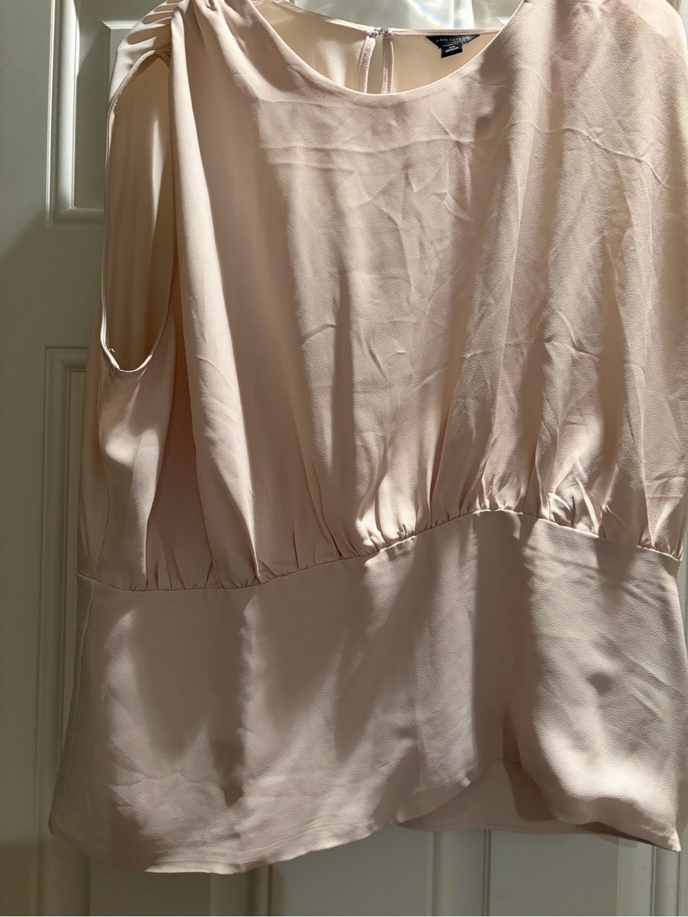 Ann Taylor Women’s Blush sleeveless Satin Blouse